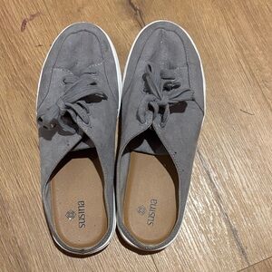 Slip on sneakers